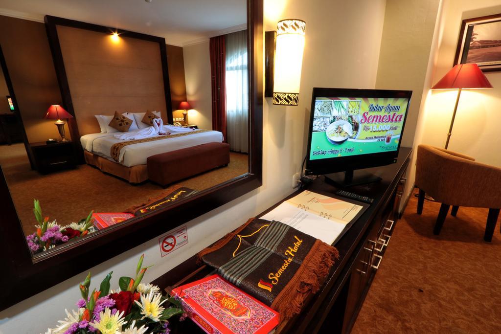 Semesta Heritage Hotel & Convention Semarang Exterior foto