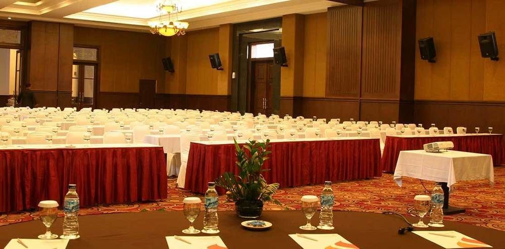 Semesta Heritage Hotel & Convention Semarang Exterior foto
