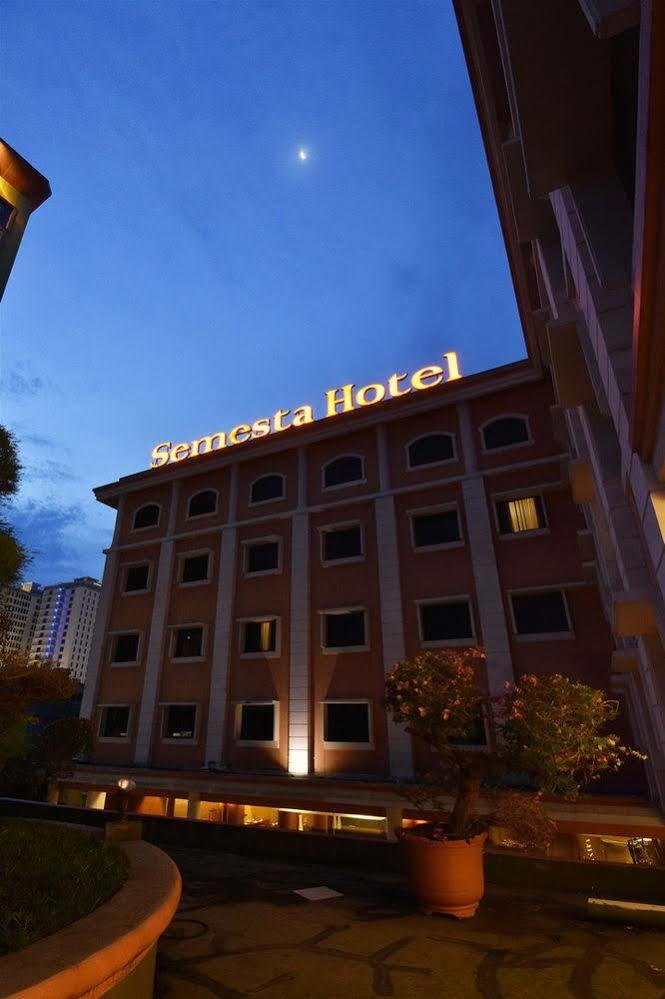 Semesta Heritage Hotel & Convention Semarang Exterior foto